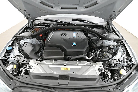 BMW 330e 26 of 27