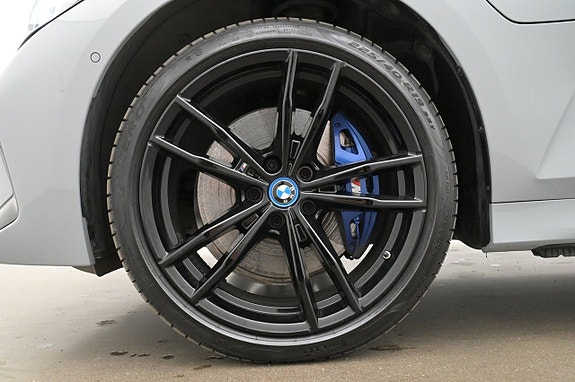 BMW 330e 27 of 27