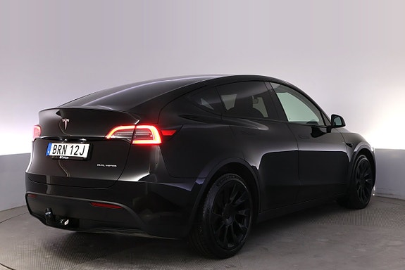 Tesla Model Y 5 of 27