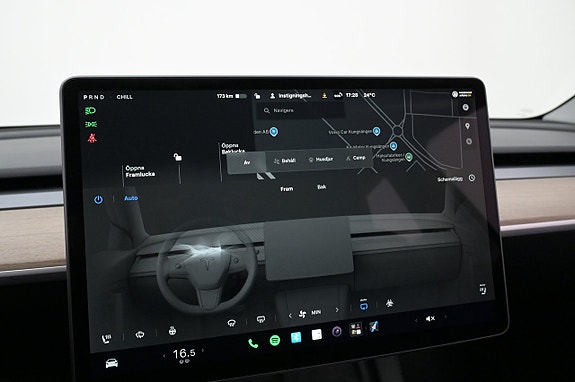 Tesla Model Y 20 of 27