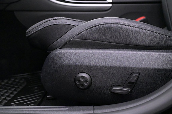 Mercedes-Benz C300 13 of 27