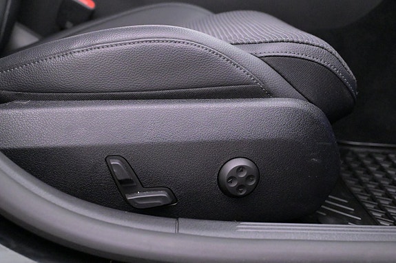 Mercedes-Benz C300 16 of 27