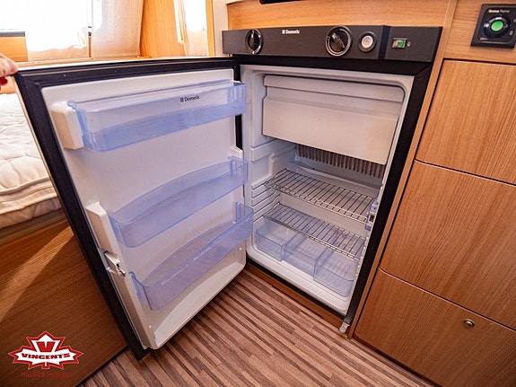 Adria AVIVA 390 PS *Förtält *Dubbelbädd 6 of 15
