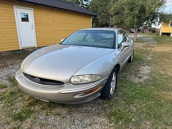 Buick Riviera 2 of 7