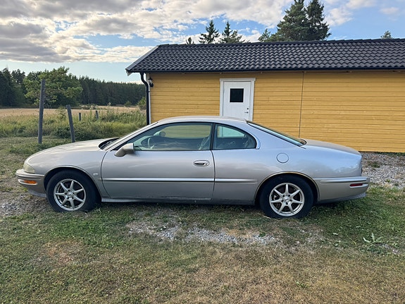 Buick Riviera 3 of 7