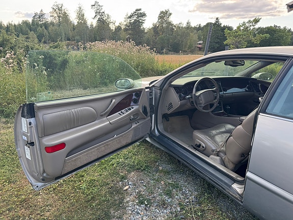 Buick Riviera 6 of 7