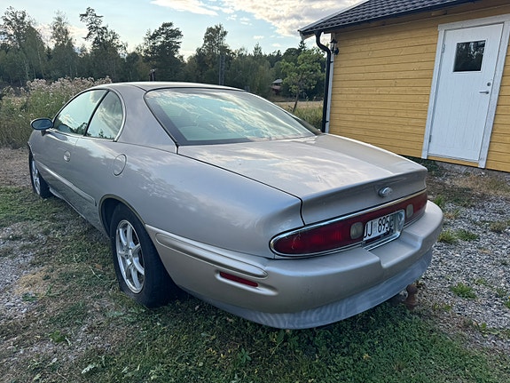 Buick Riviera 4 of 7