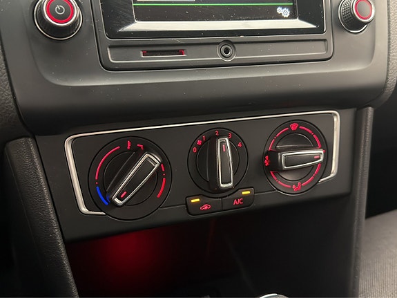 Volkswagen Polo 18 of 28