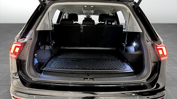 Volkswagen Tiguan Allspace 12 of 25