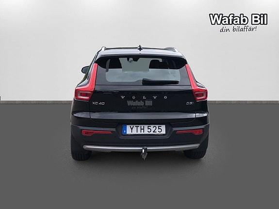Volvo XC40 5 of 14