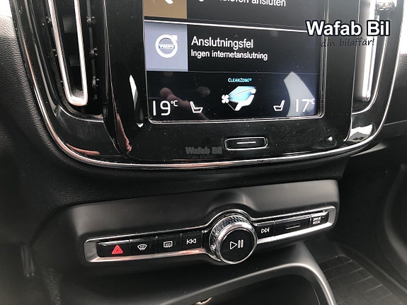 Volvo XC40 13 of 14