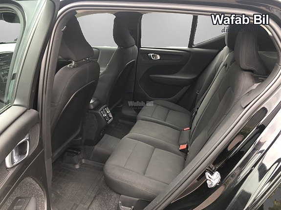 Volvo XC40 9 of 14