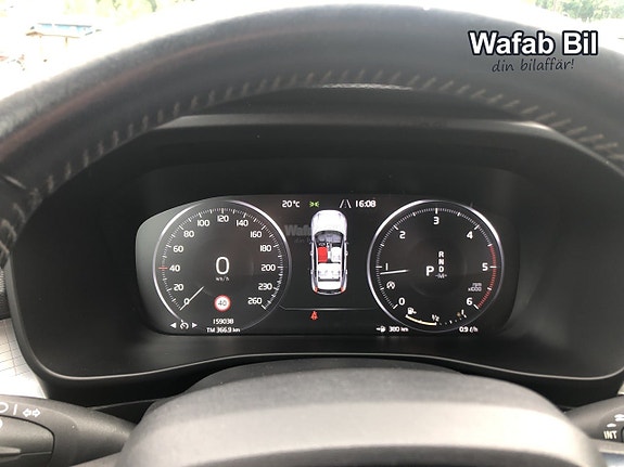 Volvo XC40 10 of 14