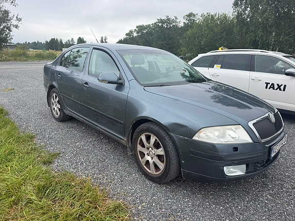Skoda Octavia 2 of 6