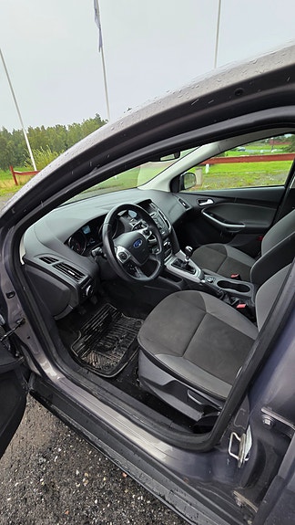 Ford Focus 9 of 16