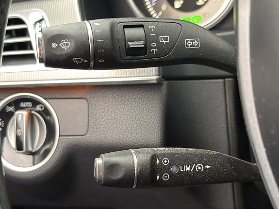 Mercedes-Benz E200 21 of 30