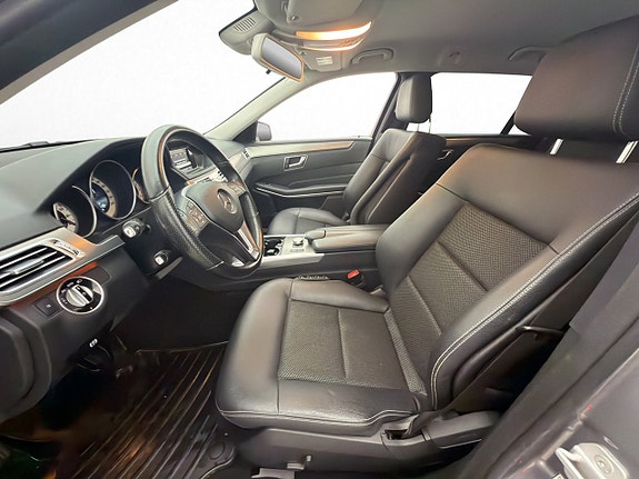 Mercedes-Benz E200 11 of 30