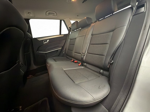 Mercedes-Benz E200 27 of 30