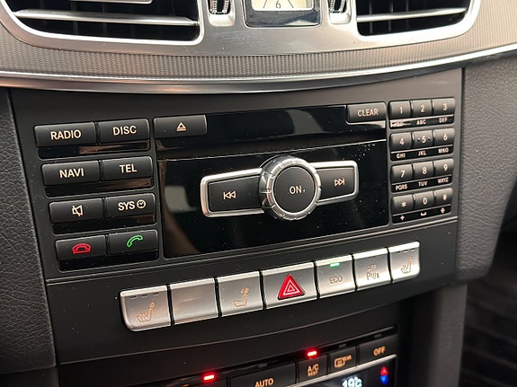 Mercedes-Benz E200 15 of 30