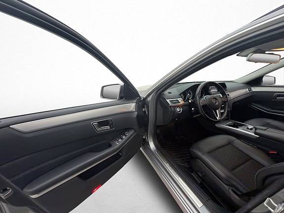 Mercedes-Benz E200 10 of 30
