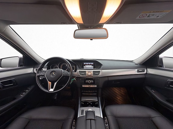 Mercedes-Benz E200 18 of 30