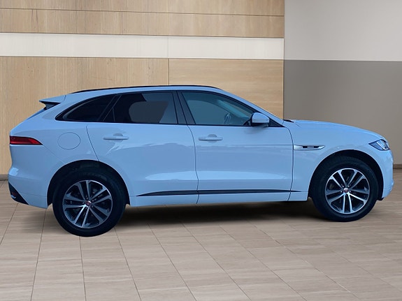 Jaguar F-PACE 7 of 16