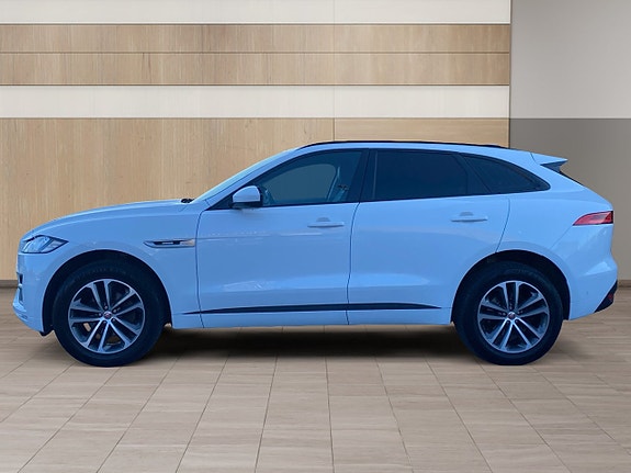 Jaguar F-PACE 3 of 16
