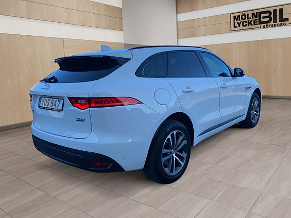 Jaguar F-PACE 6 of 16