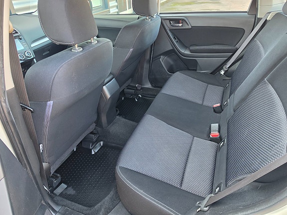 Subaru Forester 10 of 13