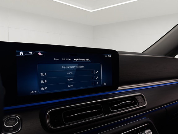Mercedes-Benz V300 29 of 30