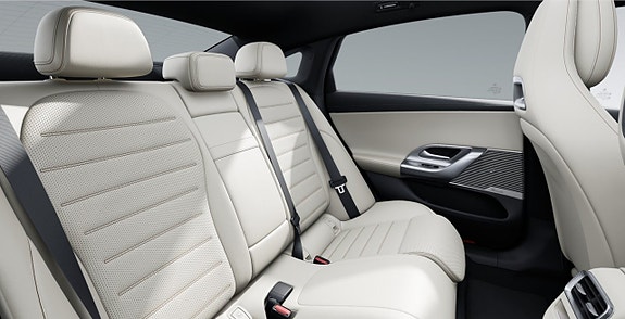 Mercedes-Benz C400 11 of 14