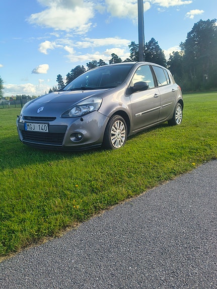 Renault Clio 8 of 11