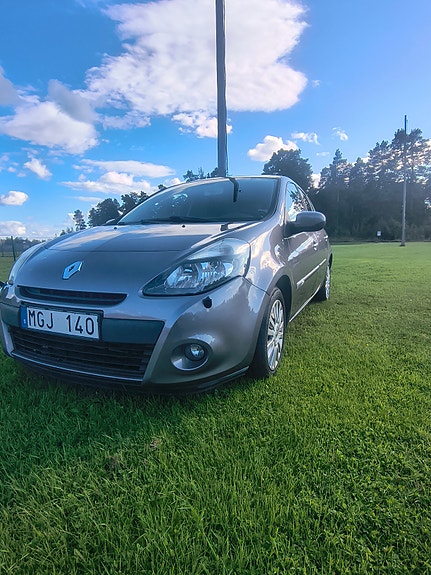 Renault Clio 2 of 11