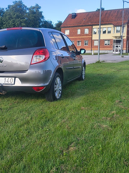 Renault Clio 7 of 11