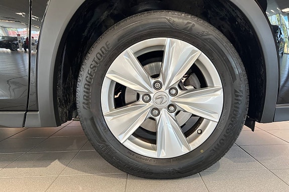 Lexus UX250h 17 of 21