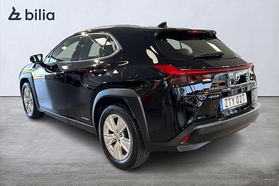 Lexus UX250h 2 of 21