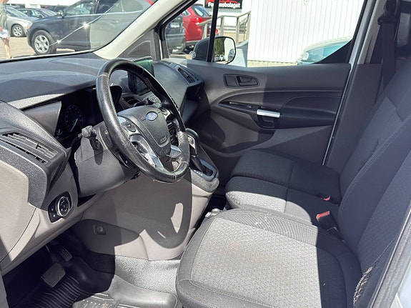 Ford Transit Connect 8 of 14