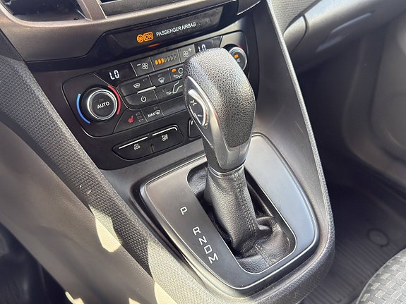 Ford Transit Connect 9 of 14