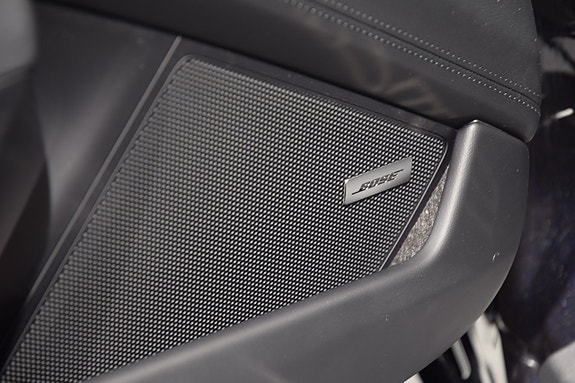 Porsche 911 Carrera 4 GTS 6 of 17