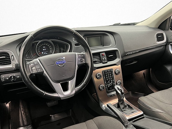 Volvo V40 Cross Country 13 of 29
