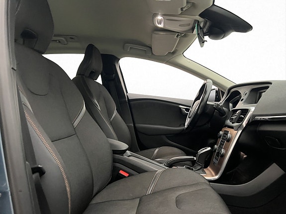 Volvo V40 Cross Country 22 of 29