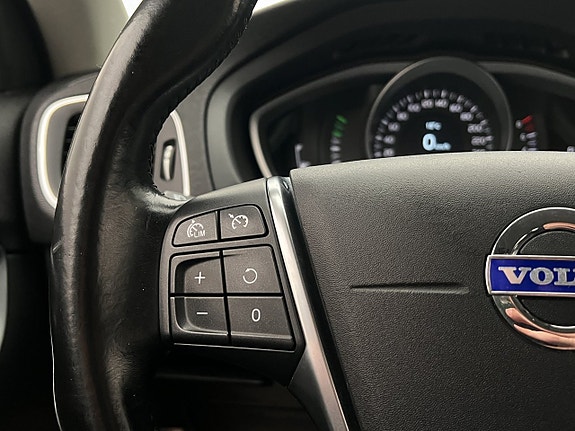 Volvo V40 Cross Country 15 of 29