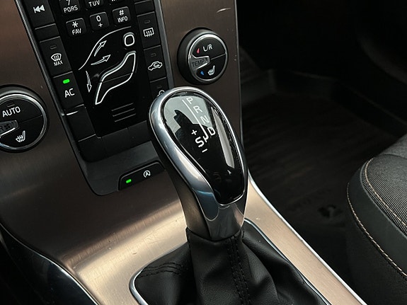 Volvo V40 Cross Country 21 of 29