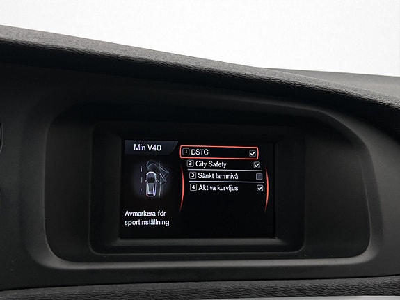 Volvo V40 Cross Country 18 of 29