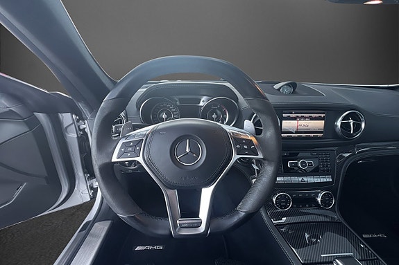 Mercedes-Benz SL63 13 of 23