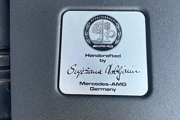 Mercedes-Benz SL63 21 of 23