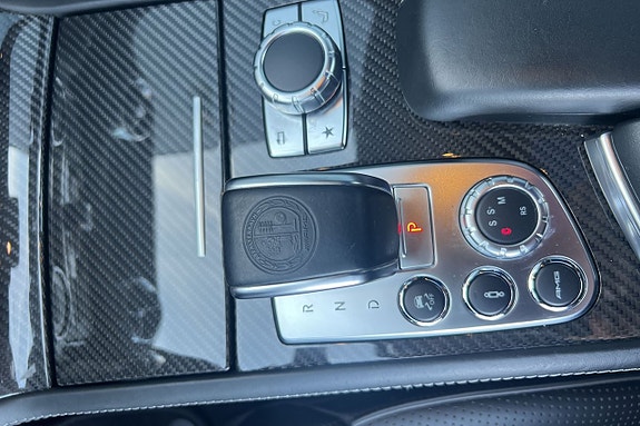 Mercedes-Benz SL63 15 of 23