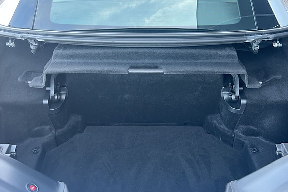 Mercedes-Benz SL63 9 of 23