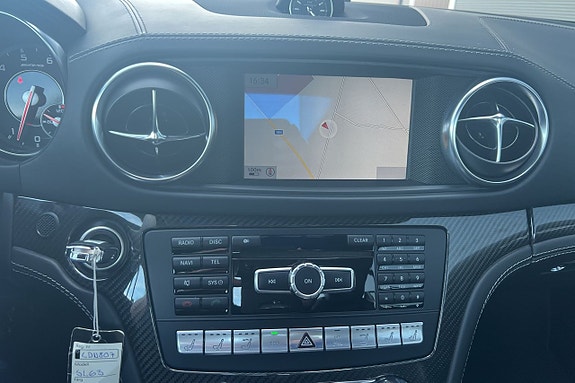Mercedes-Benz SL63 18 of 23