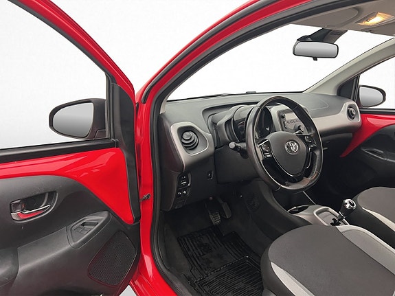Toyota Aygo 10 of 26